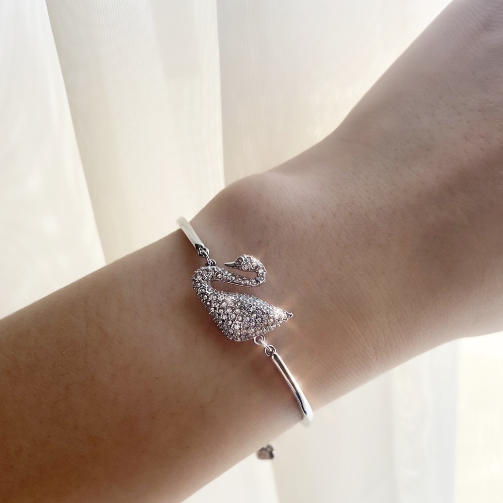 Swarovski Swan Bangle 🦢